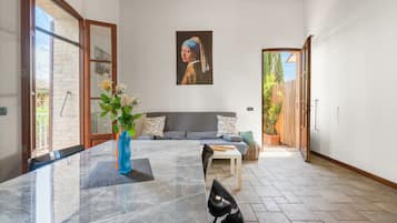 TV a schermo piatto 32 pollici con canali via cavo