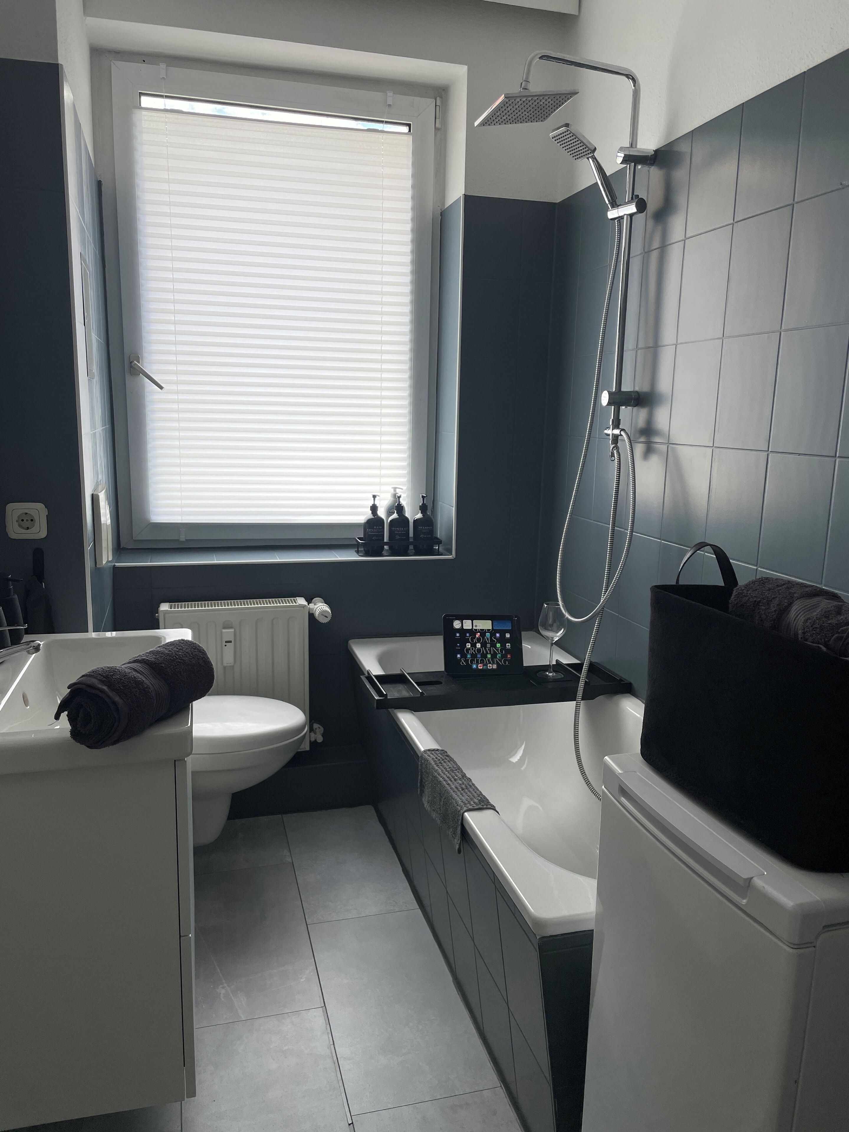 Kostenlose Toilettenartikel, Haartrockner, Handtücher, Seife