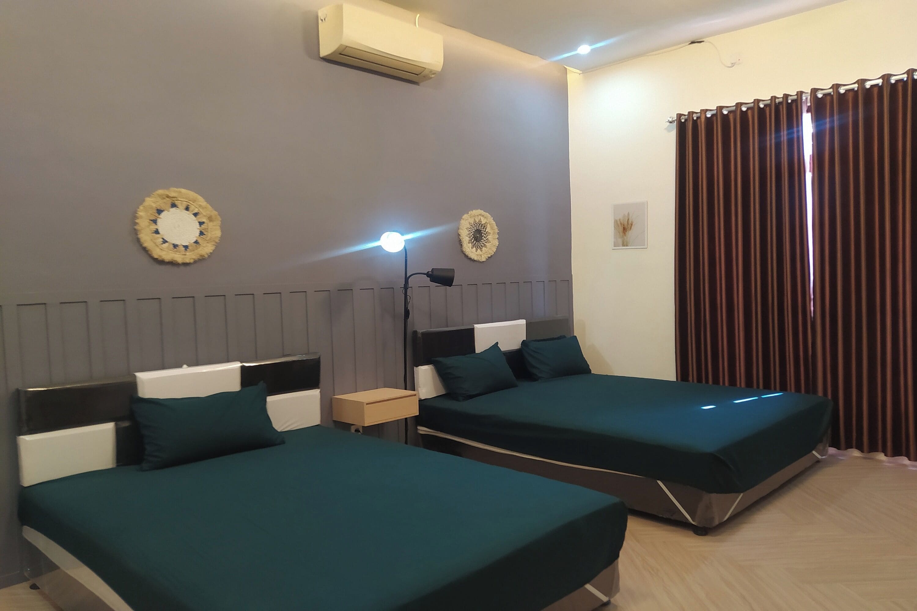 Suite familiar | Escritorio y wifi gratis 