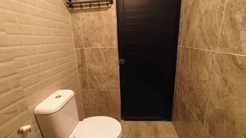 Villa, 1 Bedroom | Bathroom | Shower, rainfall showerhead, free toiletries, towels