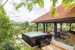 Outdoor pool - Guru Resort Chiang Mai (Hang Dong)