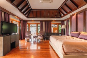 Royal Suite | Minibar, free WiFi, bed sheets - Guru Resort Chiang Mai (Hang Dong)