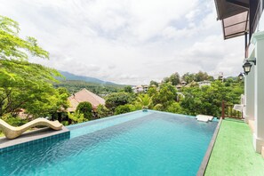 Outdoor pool - Guru Resort Chiang Mai (Hang Dong)