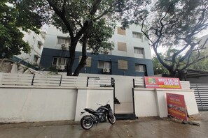 واجهة المنشأة