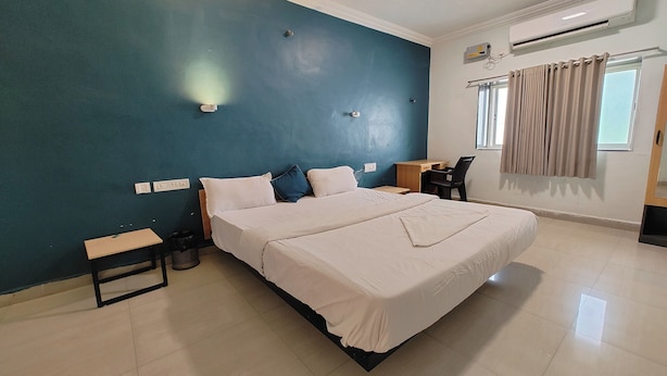 Deluxe Room | Meja, Wi-fi percuma, cadar katil 