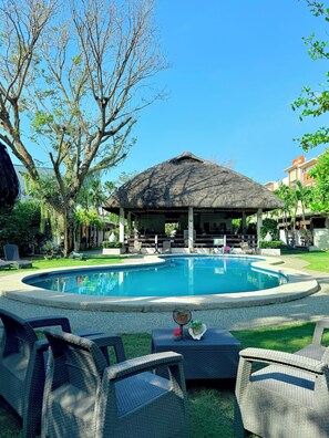 Outdoor pool - Maritoni Bali Suites And Villas (Bauang)
