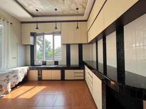 Villa | Private kitchen | Fridge, coffee/tea maker, electric kettle - Villa Zahira & House 2 (Jambi)