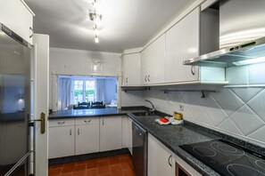 Frigorifero, forno, lavastoviglie, macchina per tè/caffè