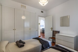 2 habitaciones, tabla de planchar con plancha y wifi gratis 