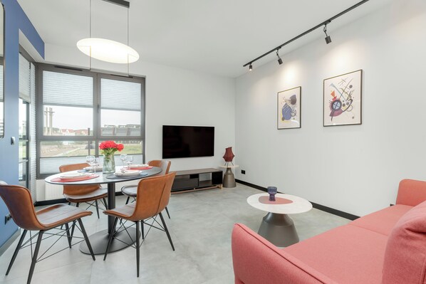Apartment, 1 Bedroom, Balcony | Living room