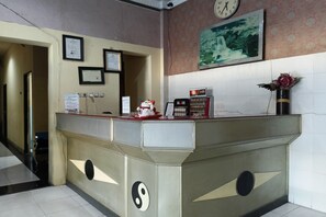 Reception - Hotel O Homestay Ananda Luwuk (Luwuk)