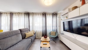 Deluxe Apartment | Living area
