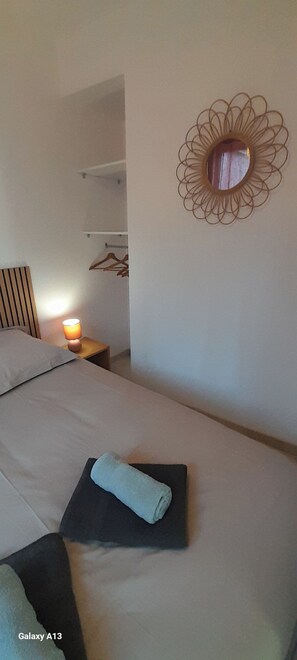 2 habitaciones, tabla de planchar con plancha y wifi gratis 