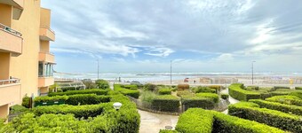 T3 Apartment facing the sea with terrace and private parking in Sète