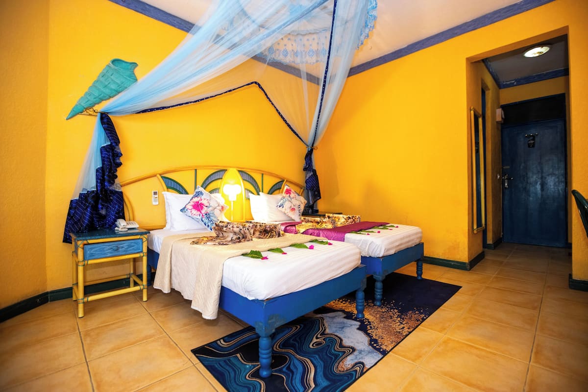 Deluxe-Doppel- oder -Zweibettzimmer, 2 Einzelbetten, eingeschränkter Meerblick
