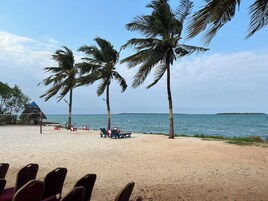 Private beach, white sand, beach bar