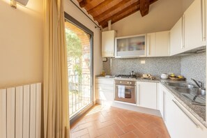 Kühlschrank, Ofen, Herdplatte, Geschirrspüler