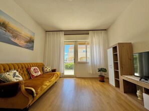 Living area - Familienfreundliche Ferienwohnung im Zentrum von Krk mit Klimaanlage (Krk)