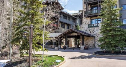 Deer Valley Luxury Residence: True Ski-in/ Ski-out, Cozy Interiors, Private Patio, Shared Pool