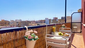 Outdoor dining - Vicari Apartamento con Piscina by Gloove (El Campello)