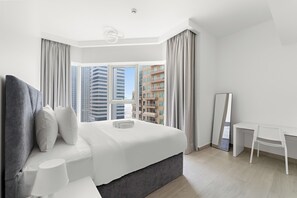 3 slaapkamers, een kluis op de kamer, een strijkplank/strijkijzer, wifi