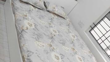 3 habitaciones, escritorio, wifi y ropa de cama