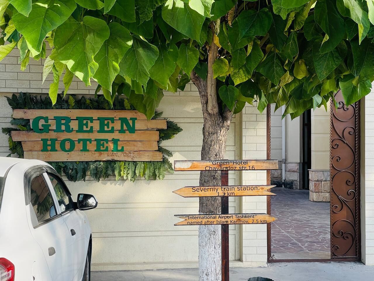 Photo - Green Hotel