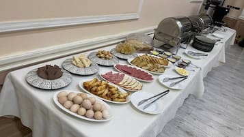 Tägliches inbegriffenes kontinentales Frühstück