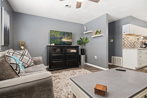 A Post-Impressionist`s Muse: 2BD close to PIA