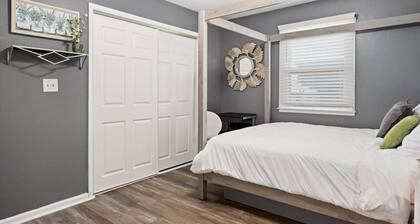 A Post-Impressionist`s Muse: 2BD close to PIA