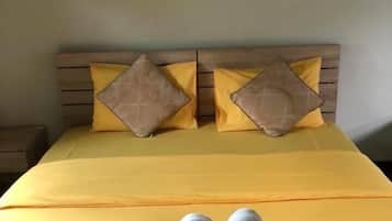 Standard Double Room, 1 King Bed | Bed sheets