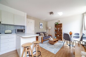 Apartment | Living area | 37-inch Smart TV with cable channels, Netflix, streaming services - The St Khatarine's Flat (London)