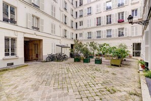 Exterior - SaintGermain Sojourn - Charming 2 bedroom in the Rive Gauche (Paris)
