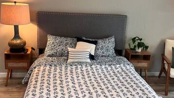 Iron/ironing board, WiFi, bed sheets