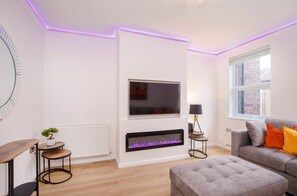 Téléviseur, foyer, bureau