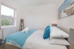 3 chambres, fer et planche à repasser, lit de bébé portatif, Wi-Fi