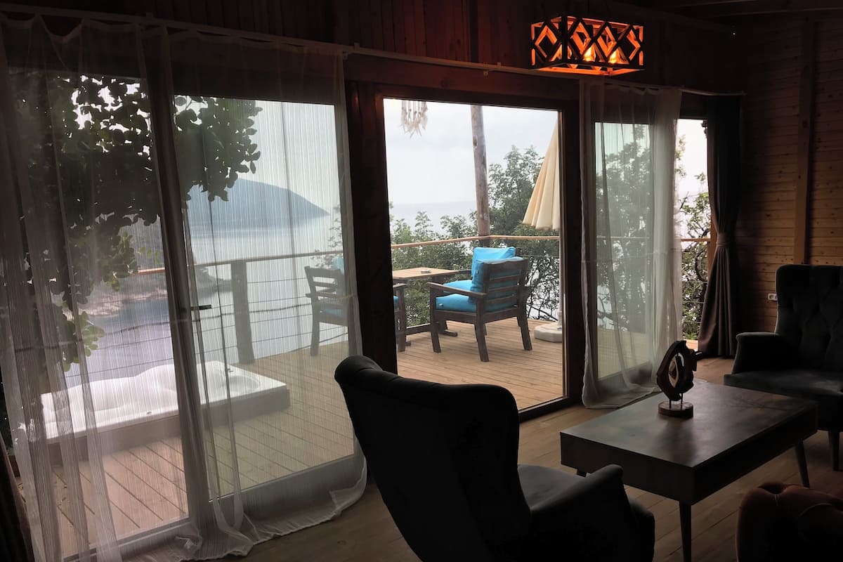 Petunya Evi | Living area