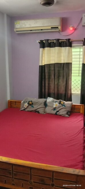 واي فاي مجانًا وملاءات أسرّة