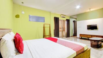 Suite | Ruang kerja ramah laptop, Wi-Fi gratis, dan seprai linen