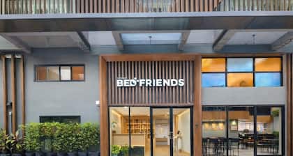 BED Friends Poshtel