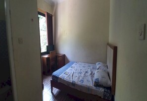 Basic Double Room | Laptop workspace, free WiFi, bed sheets - Hotel O Homestay Gua Pindul Kang Haris (Karangmojo)