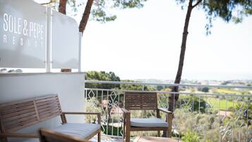 Pozzillo | Blackout drapes, soundproofing, iron/ironing board, free WiFi