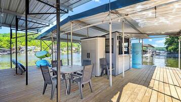 Tempat makan outdoor