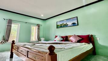 Standard Double Room | Desk, laptop workspace, blackout drapes, free WiFi