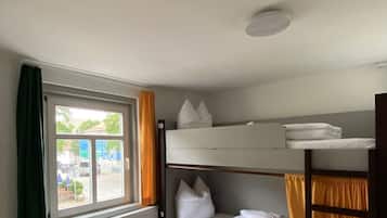 Steinach - Schlafsaal nur für Frauen | Free WiFi, bed sheets