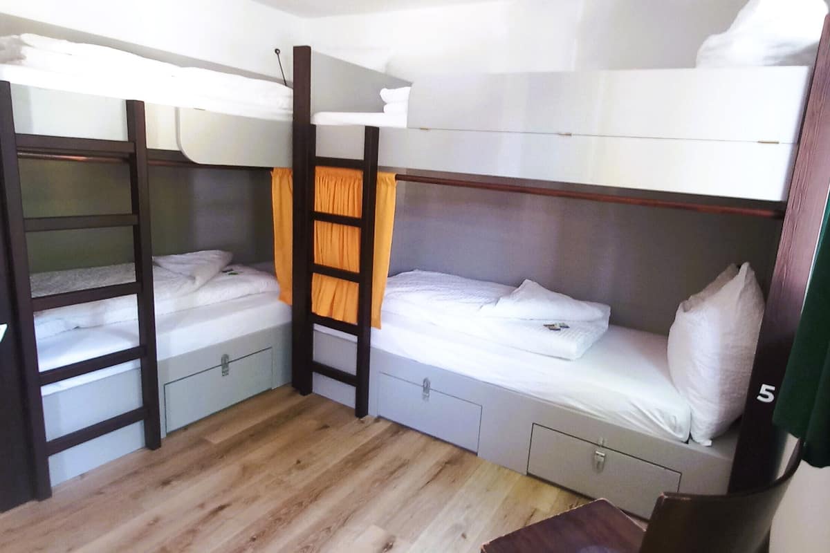 Eyach gem. Schlafsaal 4 Etagenbetten | Free WiFi, bed sheets