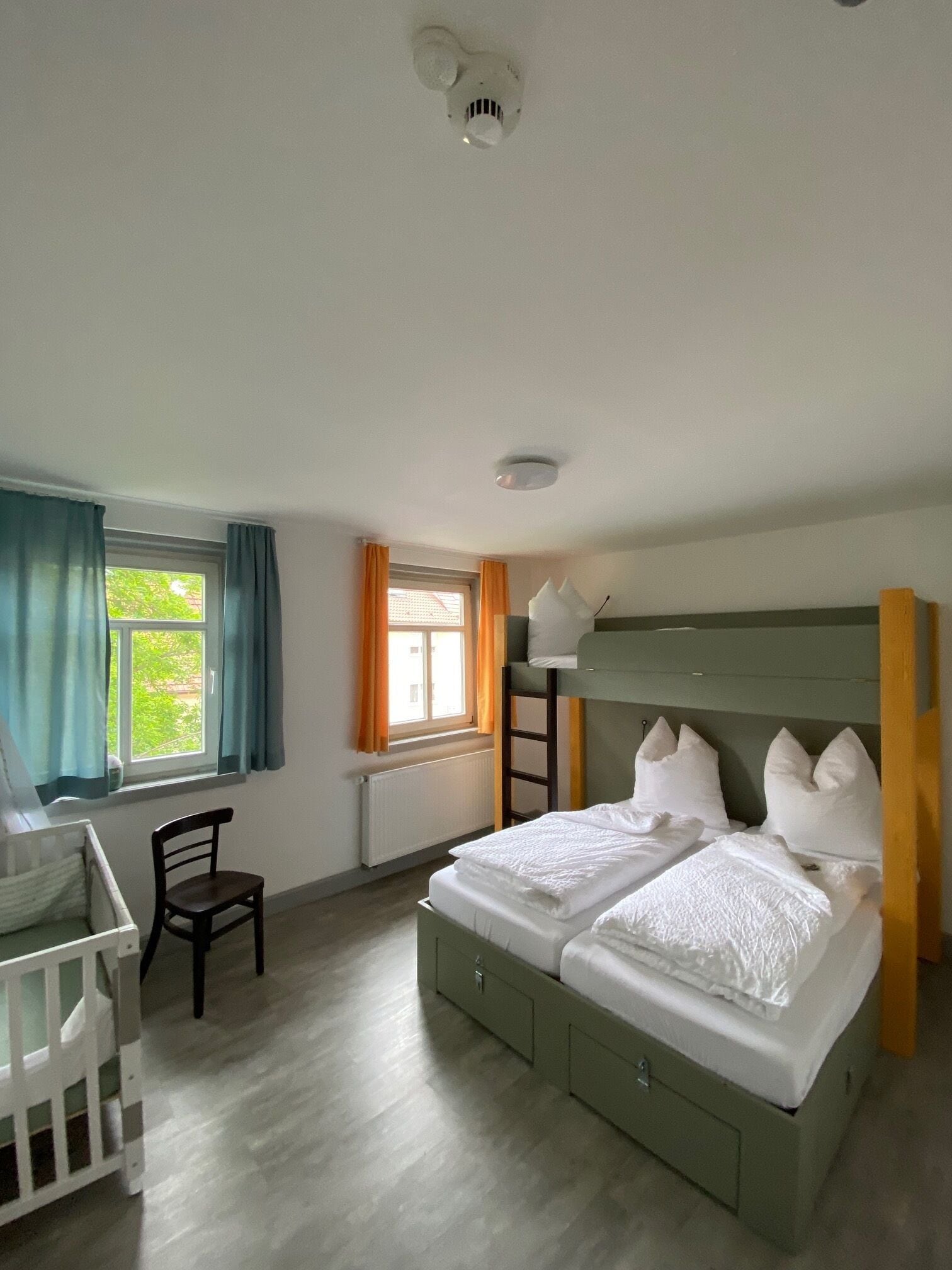 Graebelesberg Familienzimmer | Kostenloses WLAN, Bettwäsche