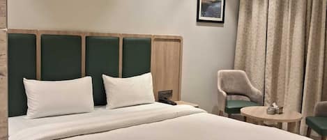 1 bedroom, desk, iron/ironing board, free rollaway beds