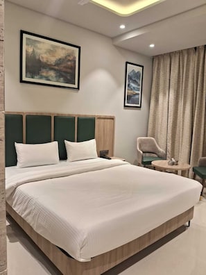 Desk, iron/ironing board, free rollaway beds, free WiFi - Vishnu Krupa Executive Rooms (Vasai)