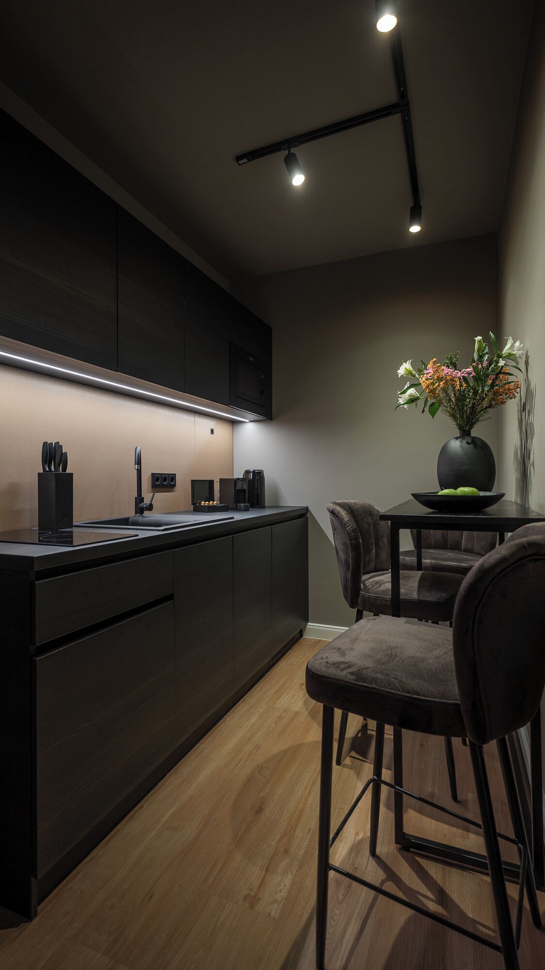 Suite | Desk, free WiFi, bed sheets